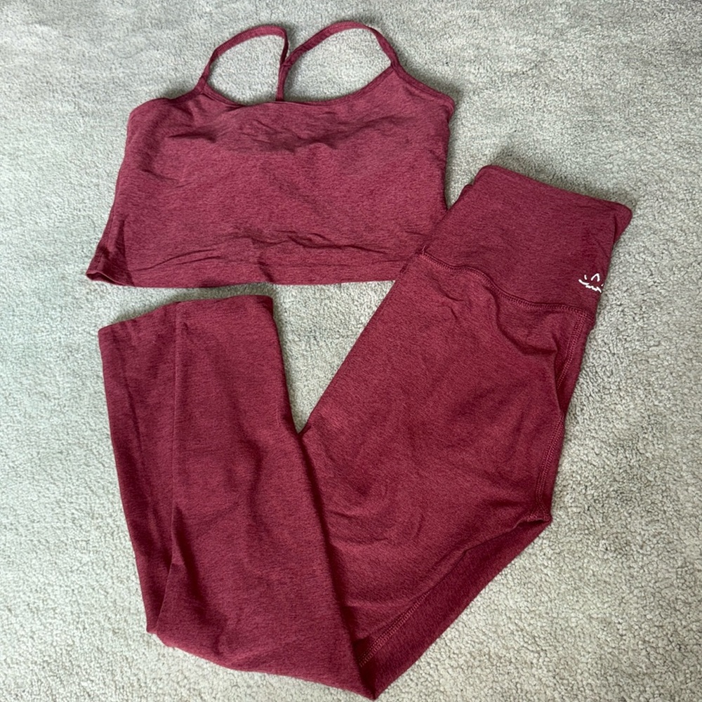 Beyond Yoga Set: Powerbeyond Midi Legging Cropped Tank Top space dye pink